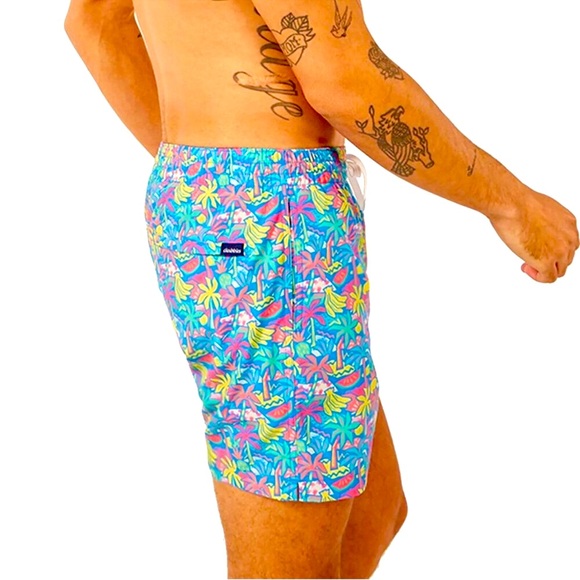 NWOT Chubbies Men's Classic Swim Trunks 5.5"
Tropical Bunches Boardshorts Size L - Picture 3 of 13